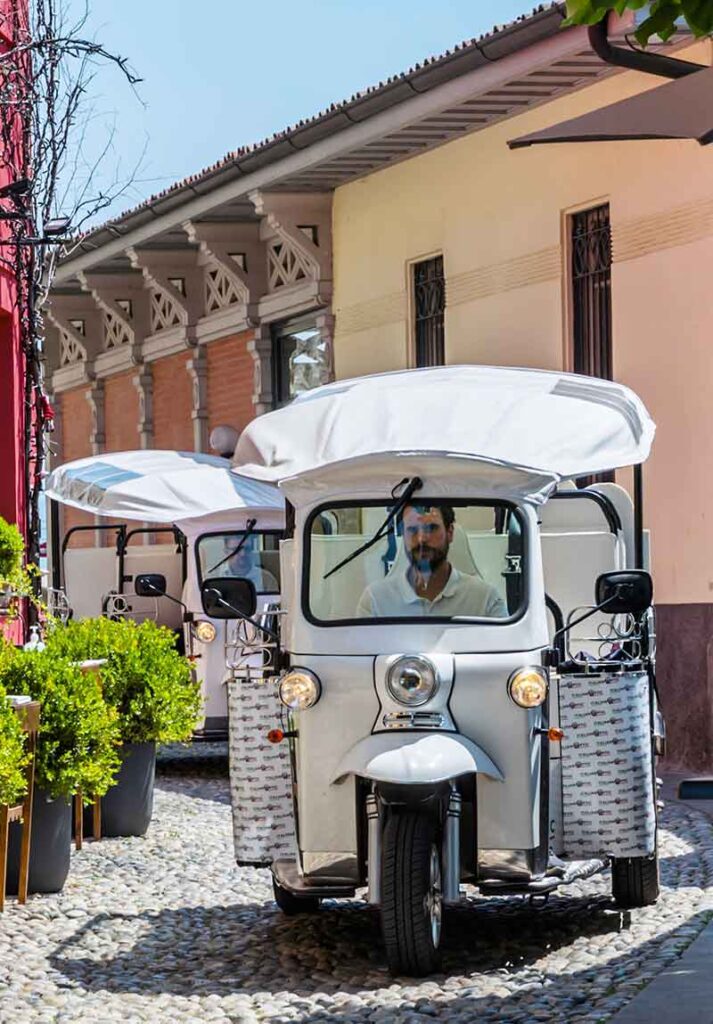 tuk tuk per le vie di bergamo